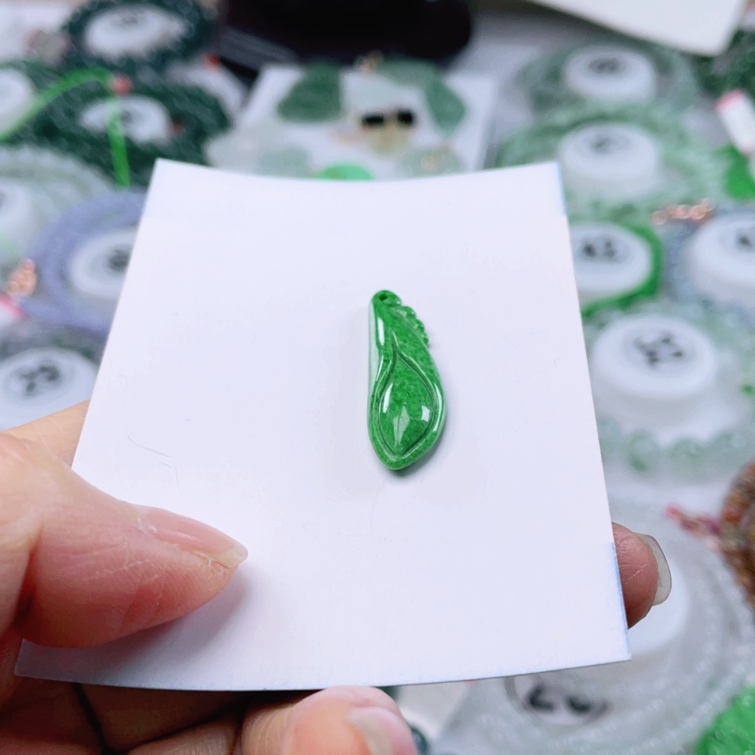 翡翠手链未镶嵌天然翡翠吊坠