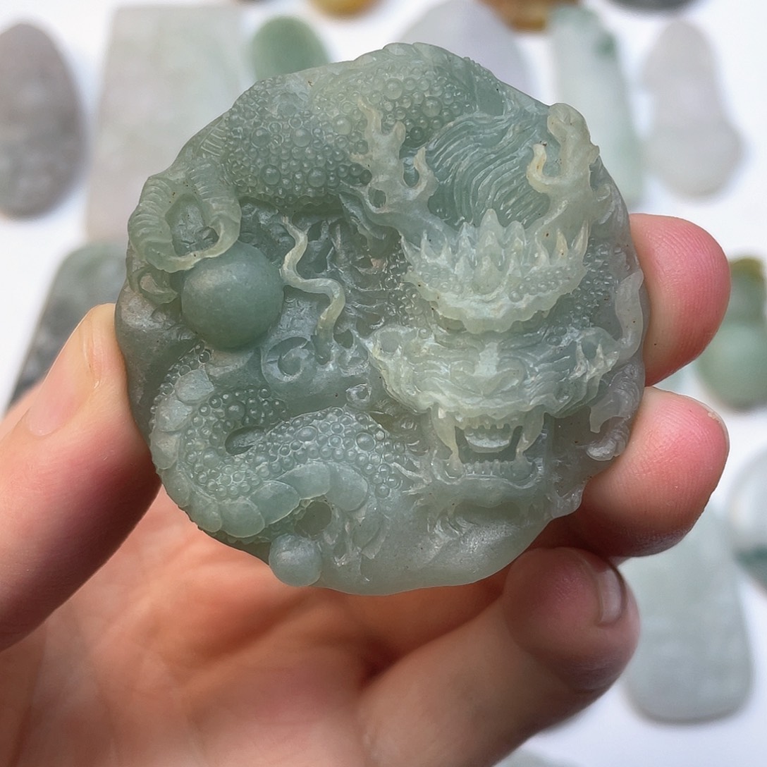 定制翡翠未镶嵌龙牌