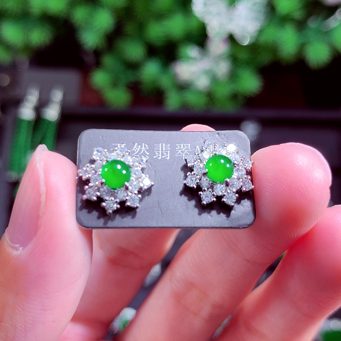 颈饰未镶嵌翡翠天然