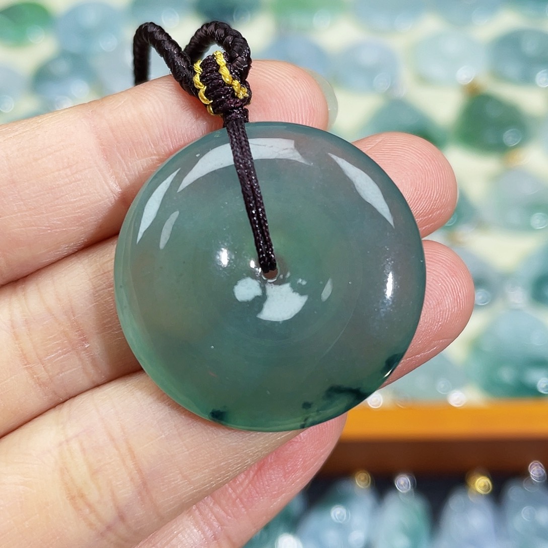翡翠颈饰未镶嵌吊坠