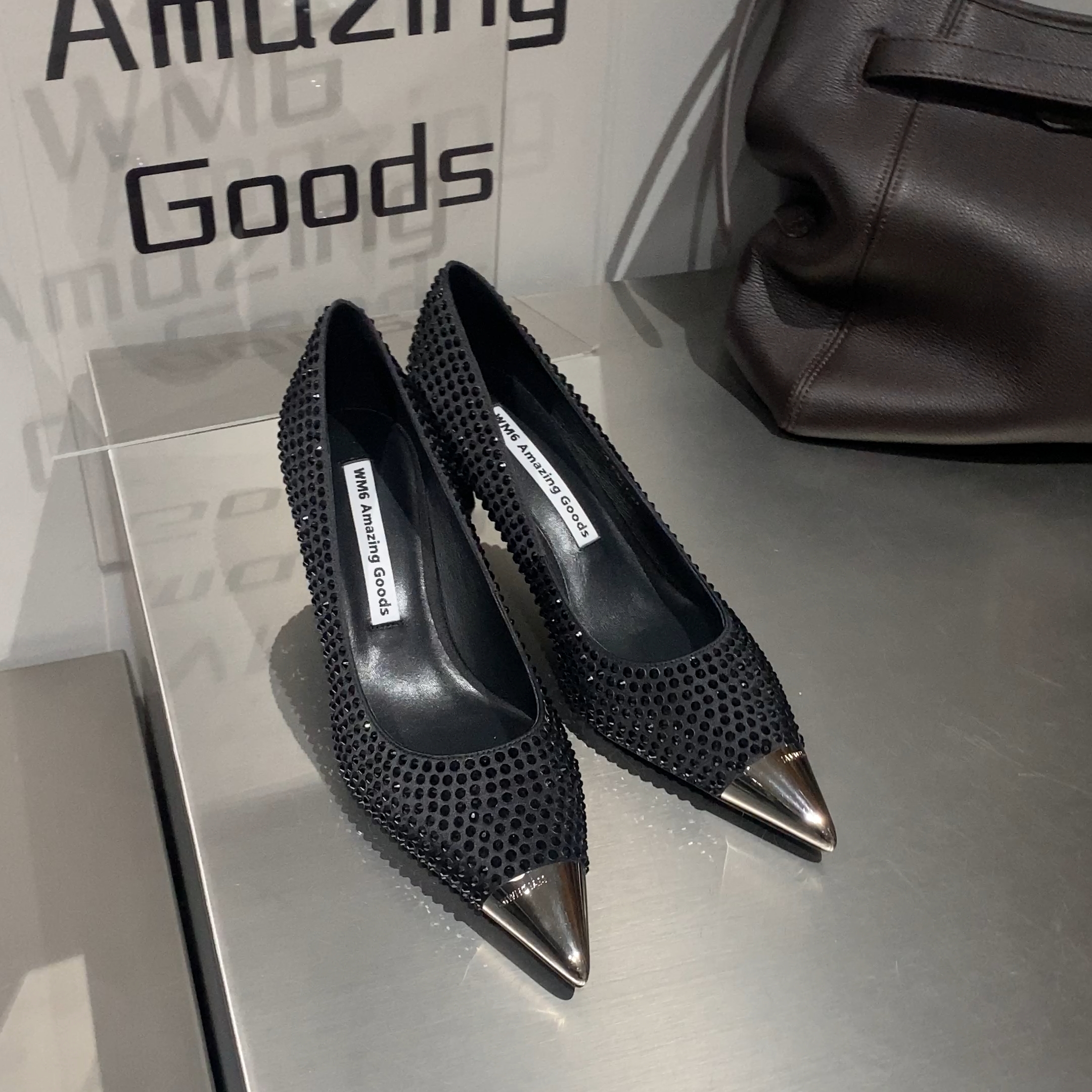 WM6新款百搭细跟高跟鞋气质春季水钻尖头高跟鞋