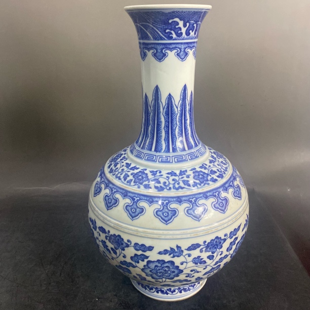 5279 青花花卉玉壶春瓶赏瓶