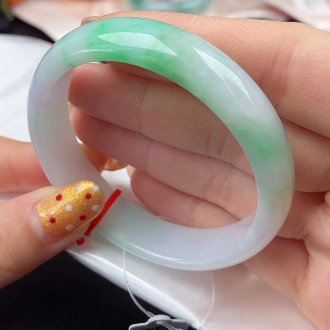 翡翠手镯未镶嵌55贵妃