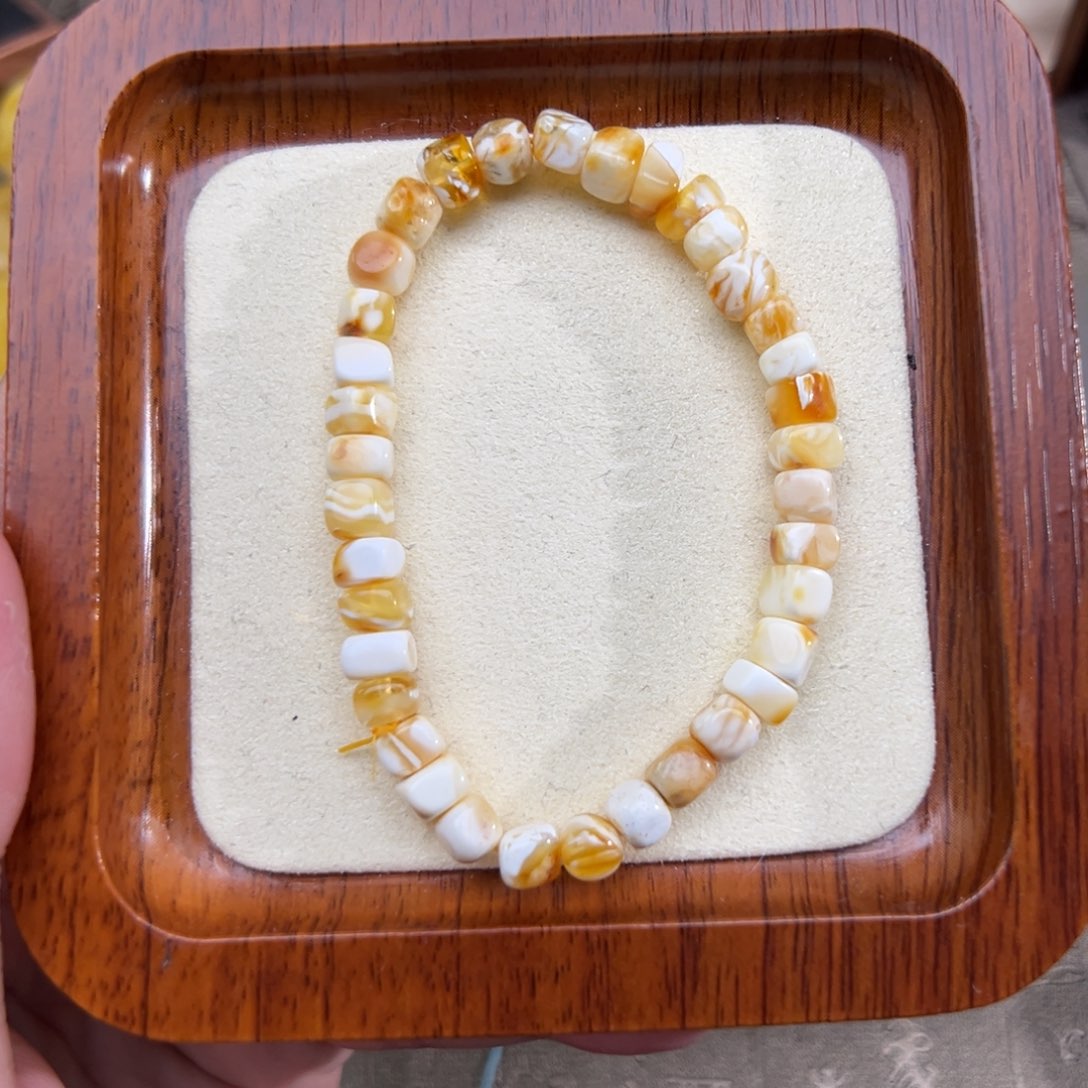 琥珀裸石未镶嵌琥珀珠宝未镶嵌129