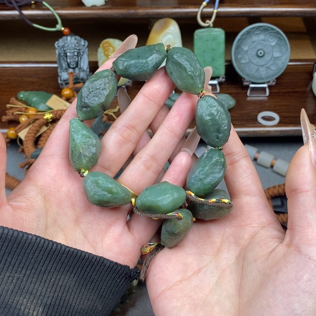 和田玉颈饰未镶嵌