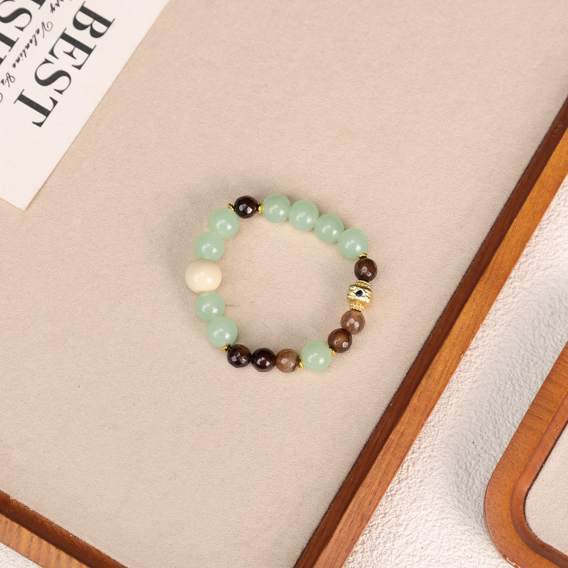 LZ5209孙家绿料椰子白女娲色满串琉璃手串