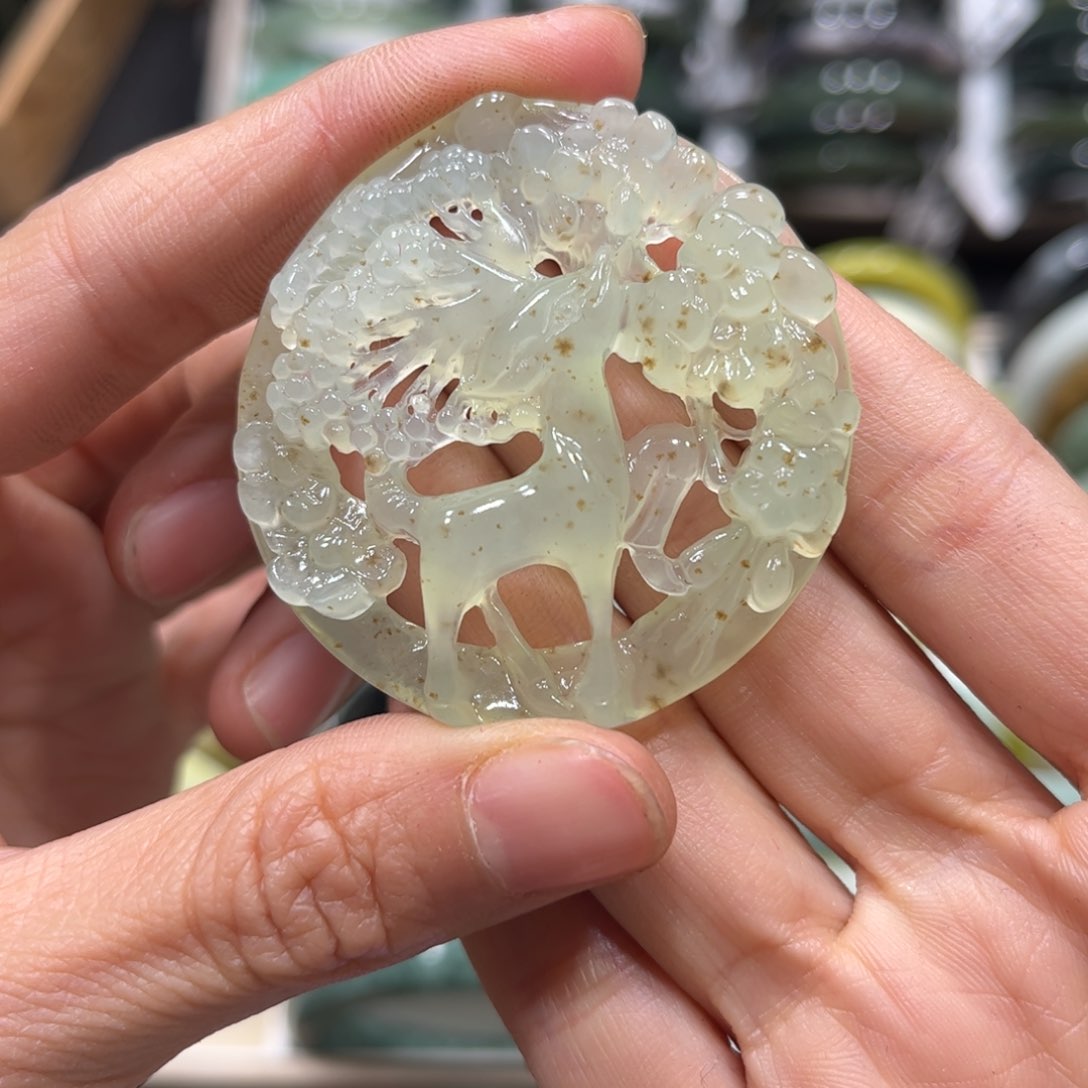 蛇纹石玉颈饰未镶嵌