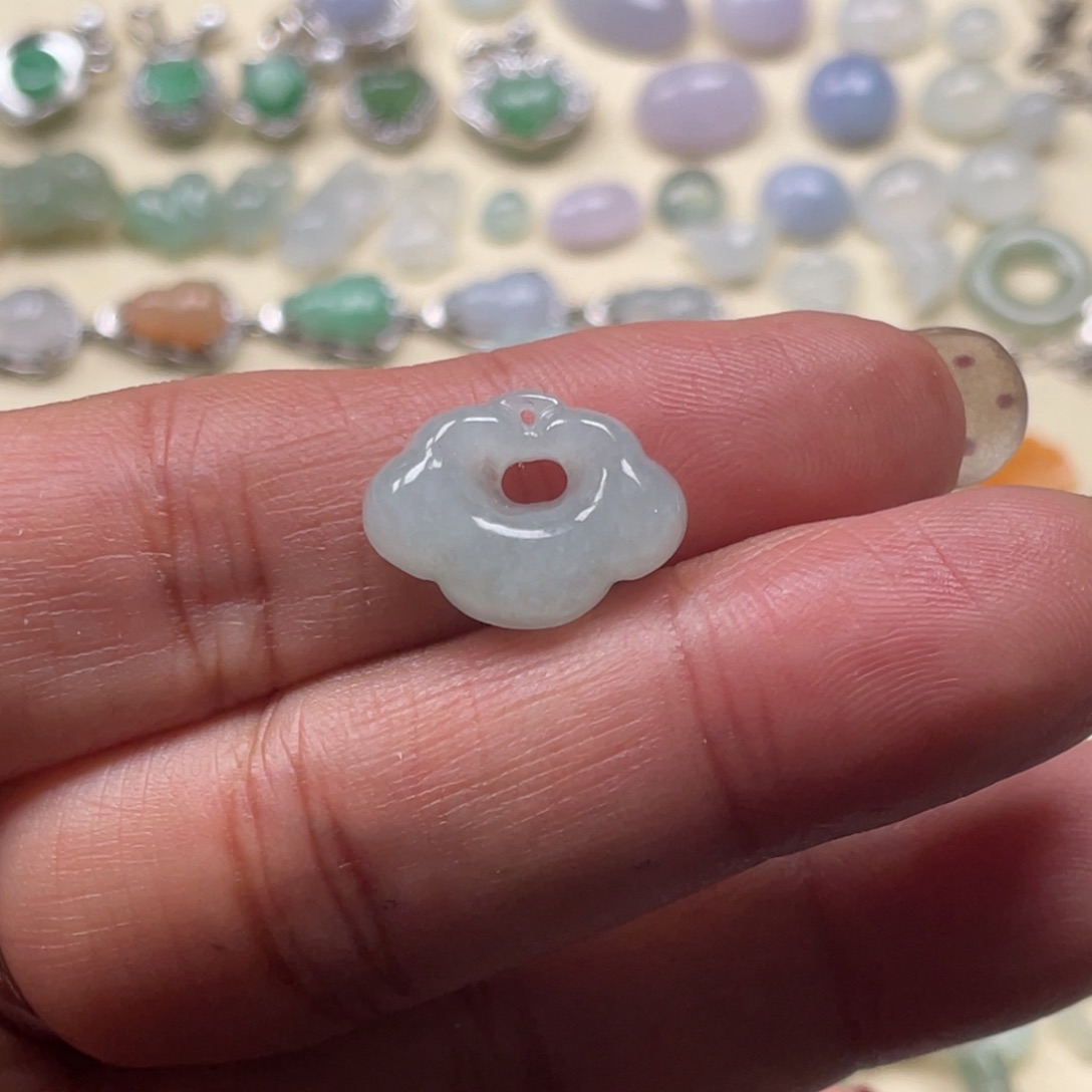 翡翠颈饰未镶嵌67888888