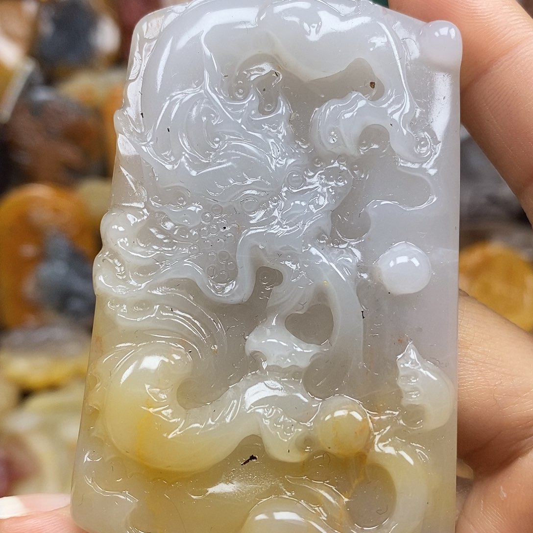 石英质玉未镶嵌颈饰