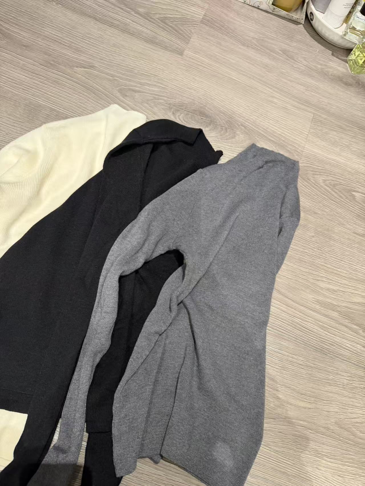 25240 微高领毛衣女