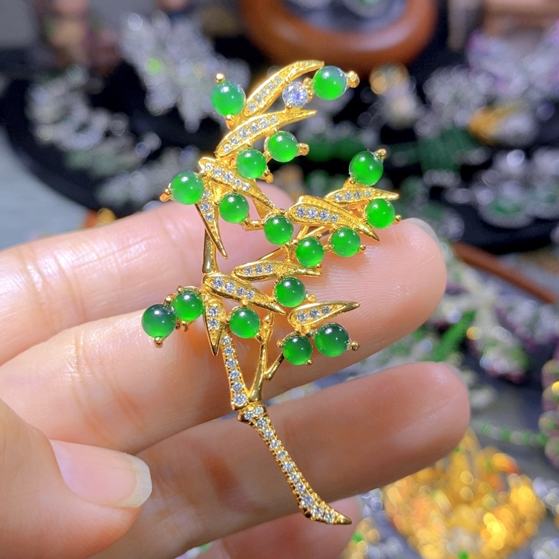 翡翠颈饰银S925镶嵌天然翡翠