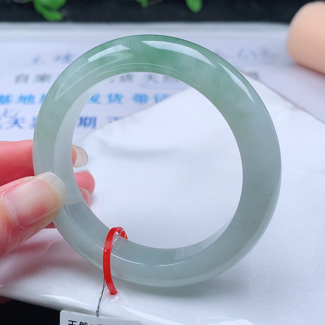 翡翠手镯未镶嵌53圈