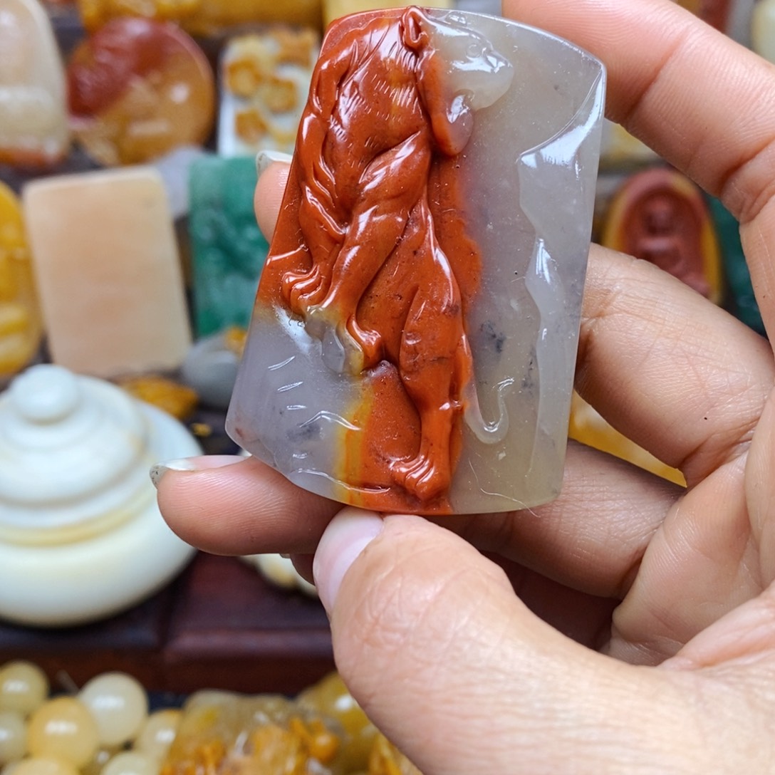石英质玉颈饰未镶嵌