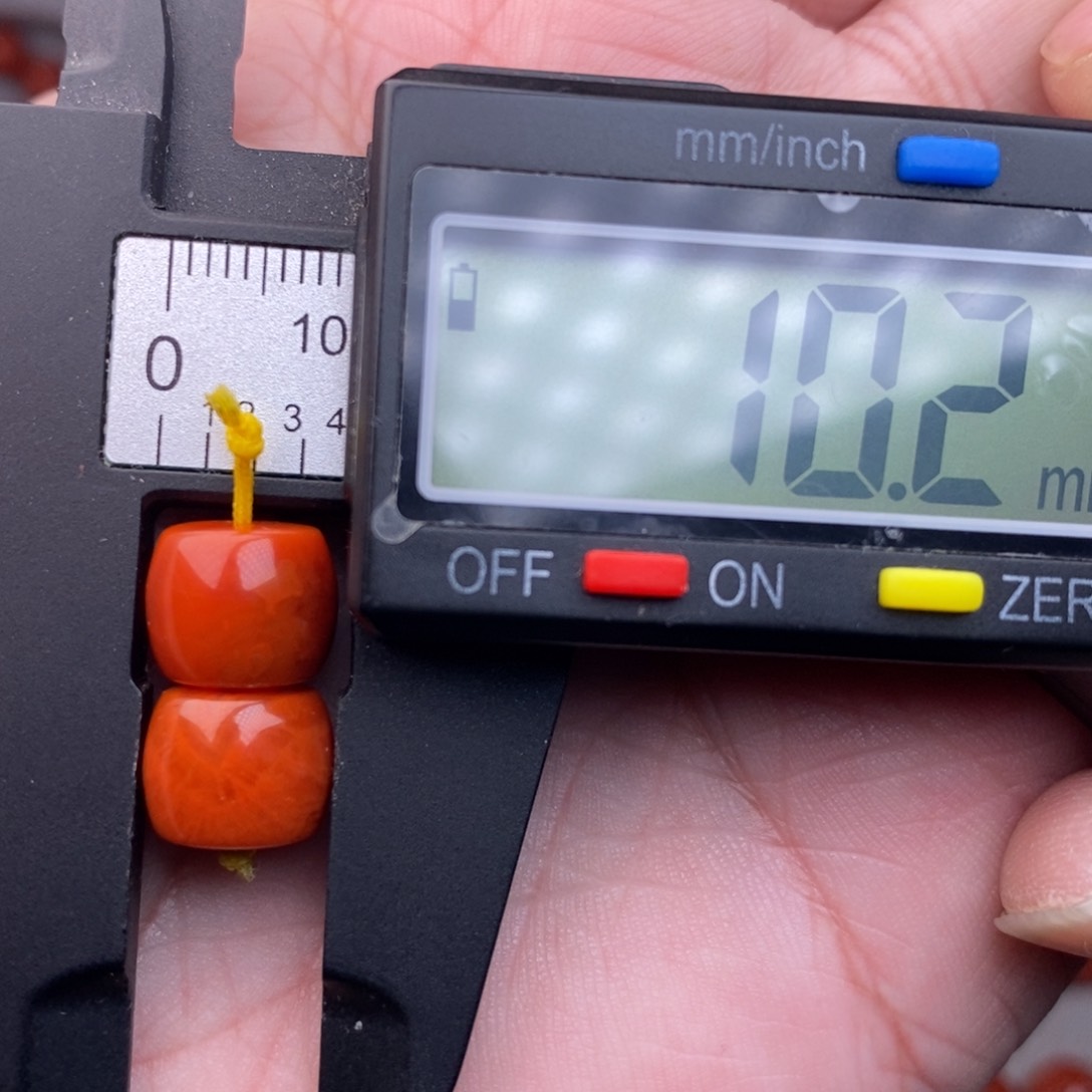 南红玛瑙配饰未镶嵌有瑕疵