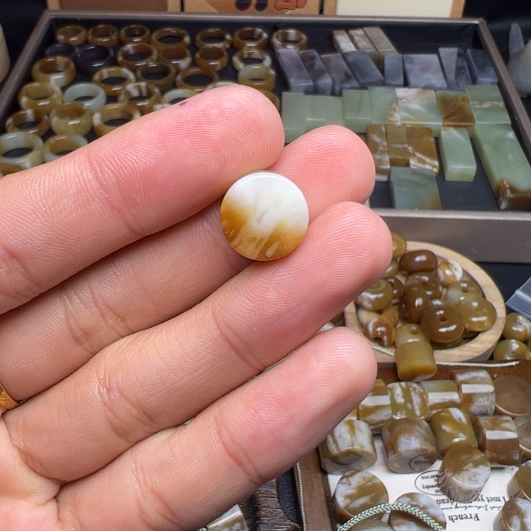 桃***叽和田玉（糖玉）未镶嵌珠宝奇石墩子12