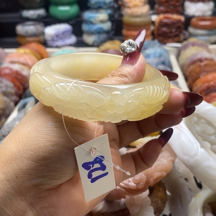 石英质玉手镯未镶嵌