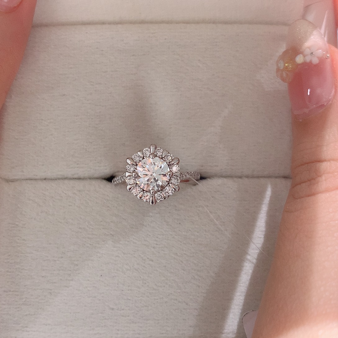 美***妈铂Pt950镶嵌耳饰实验室培育钻石13