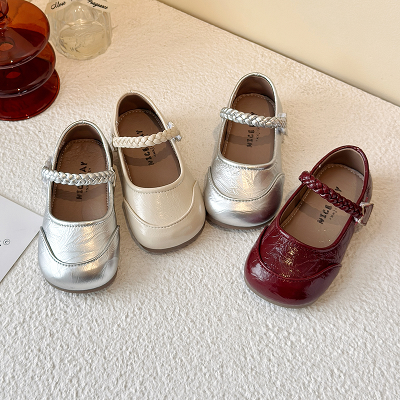 女童公主鞋儿童小皮鞋2025新款春秋女孩宝宝鞋子黑色单鞋软底裙子