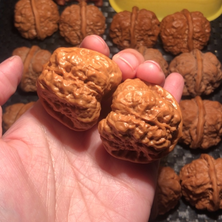 把件文玩核桃大腿鱼籽纹40