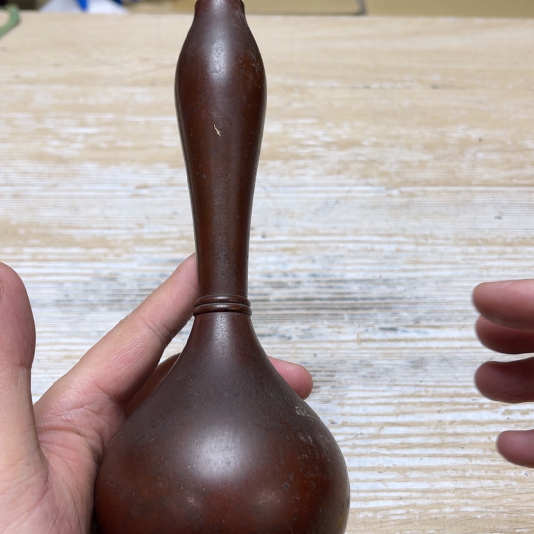 瓷片密密麻麻地排列着