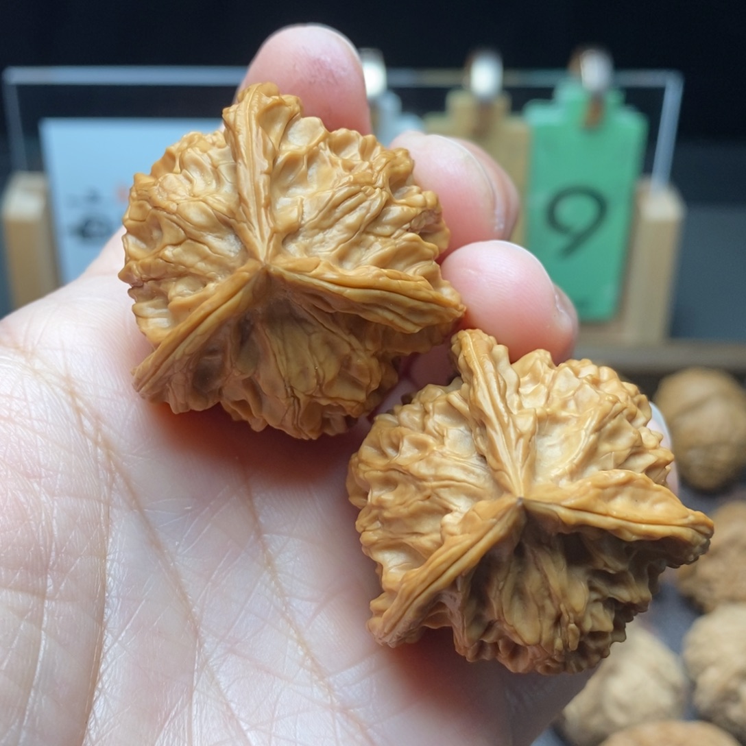 把件文玩核桃三棱39