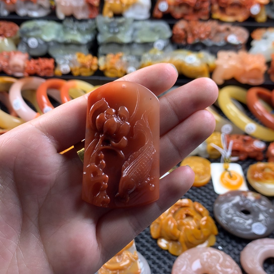 石英质玉（黄龙玉）未镶嵌挂件