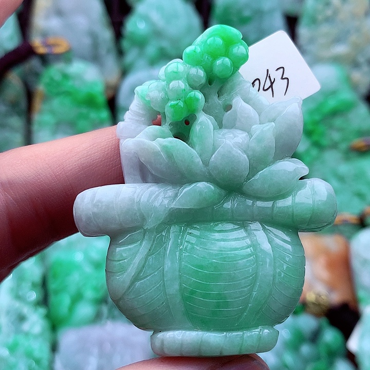 翡翠吊坠(不含链)未镶嵌