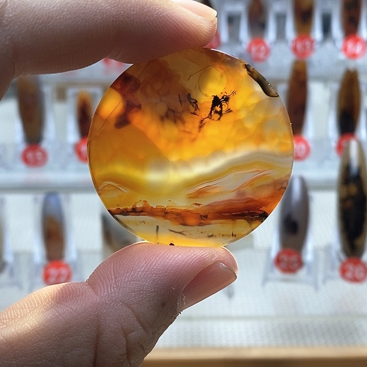 玛瑙/玉髓颈饰未镶嵌