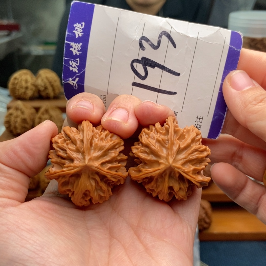 文玩核桃把件35三棱