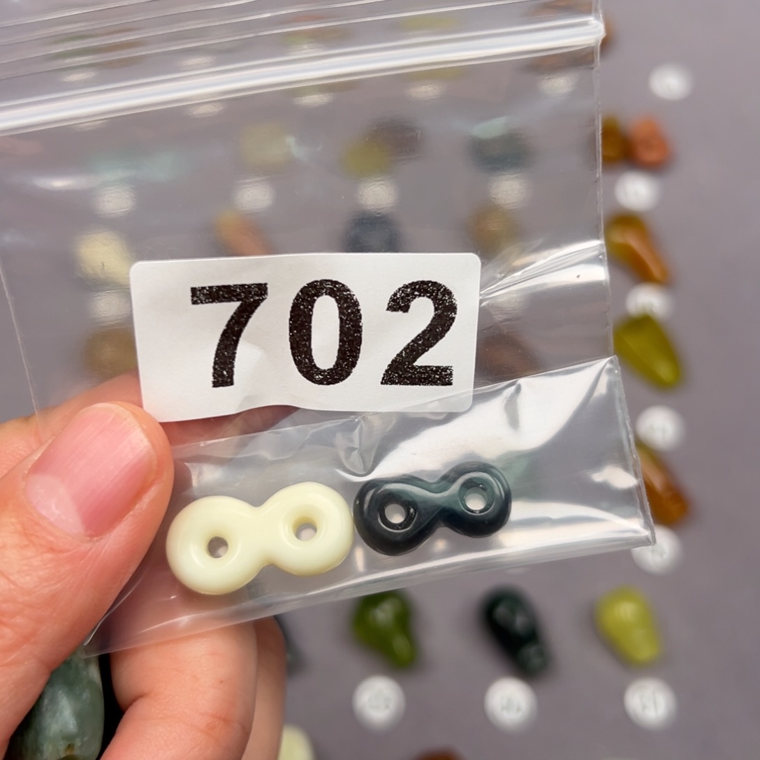 未镶嵌蛇纹石玉颈饰张*直