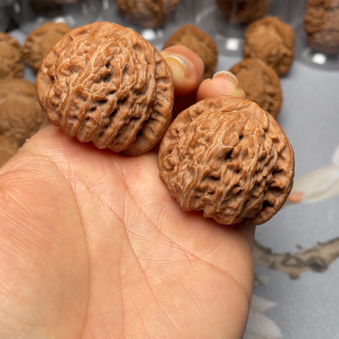 【闪购商品】文玩核桃吊坠原装白狮子………