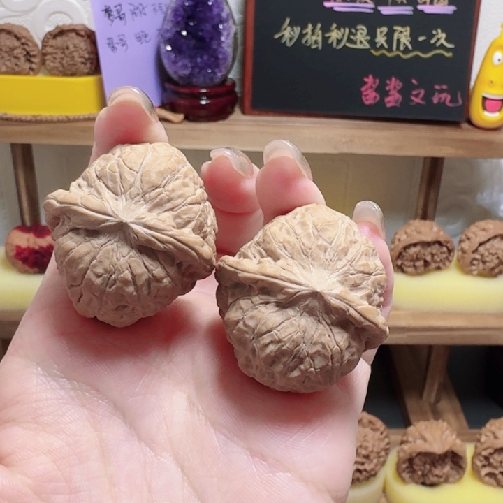 文玩核桃-手捻南瓜墩边35肚37（练手对介意勿拍）