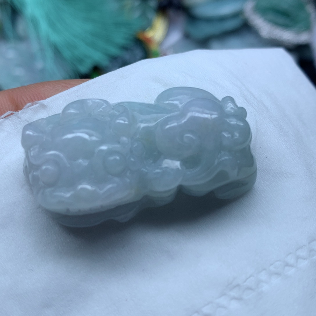 翡翠颈饰未镶嵌吊坠