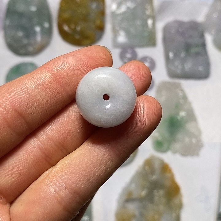 颈饰未镶嵌翡翠平安扣