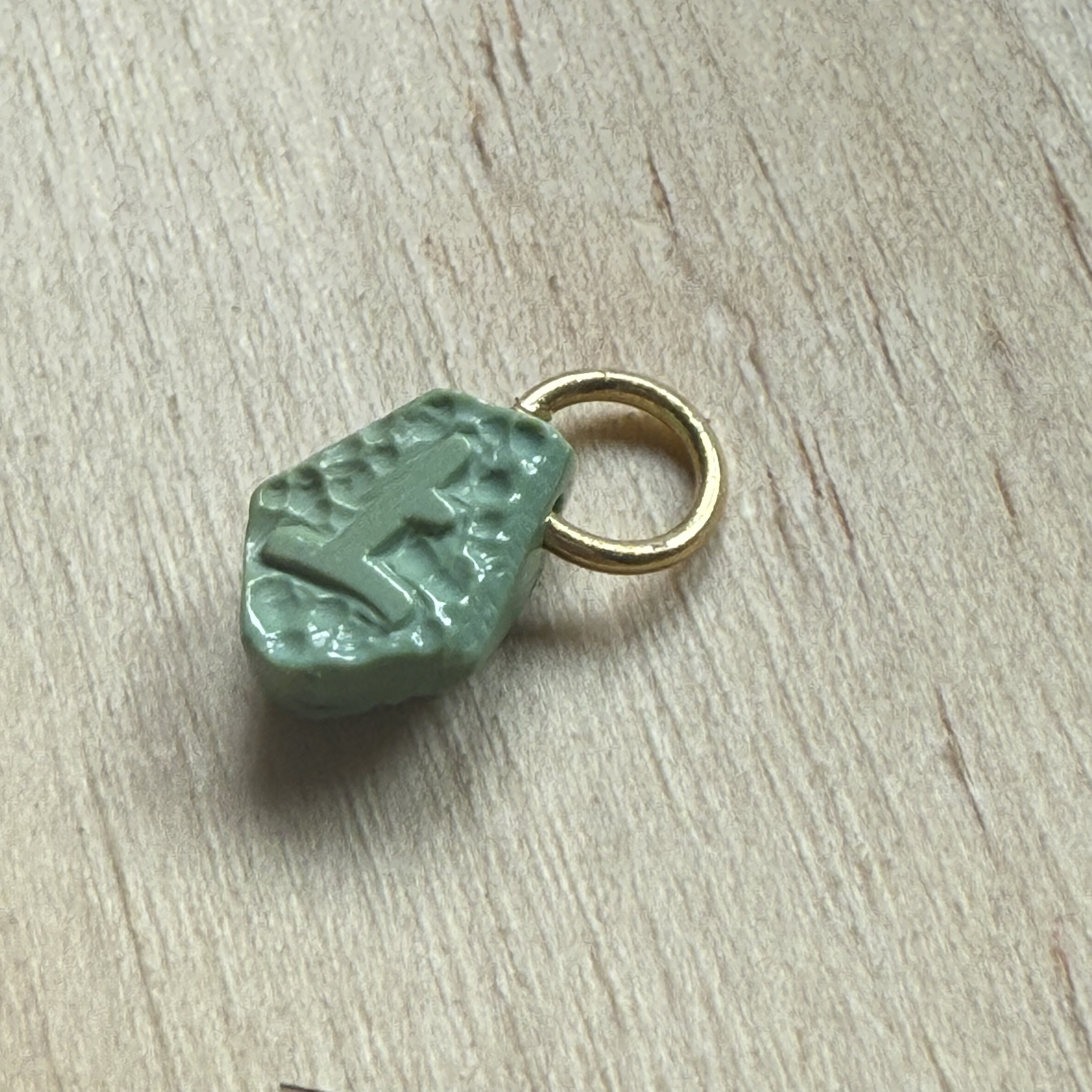 62精工原矿菜籽绿高瓷绿松石上上签侧挂卡子8×5.9×3.1mm保真正品