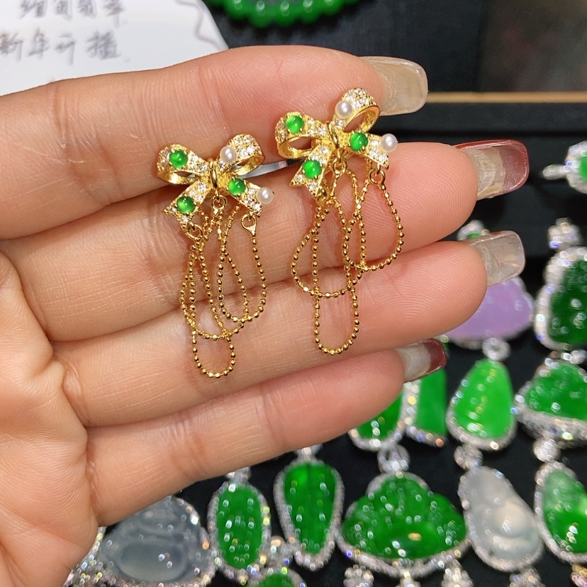 【闪购商品】翡翠耳饰未镶嵌天然翡翠