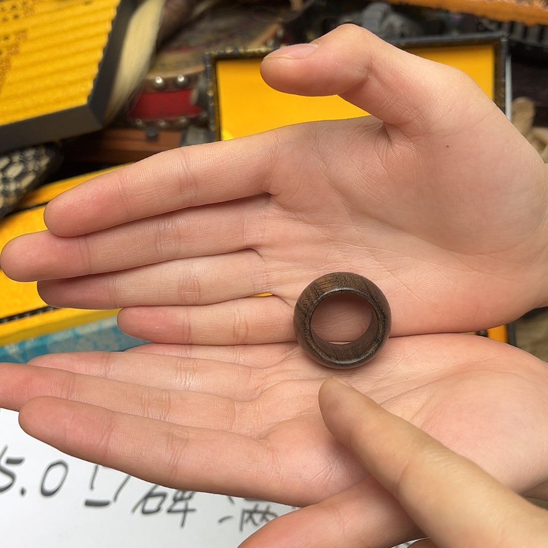 大叶紫檀（黑酸枝木类）