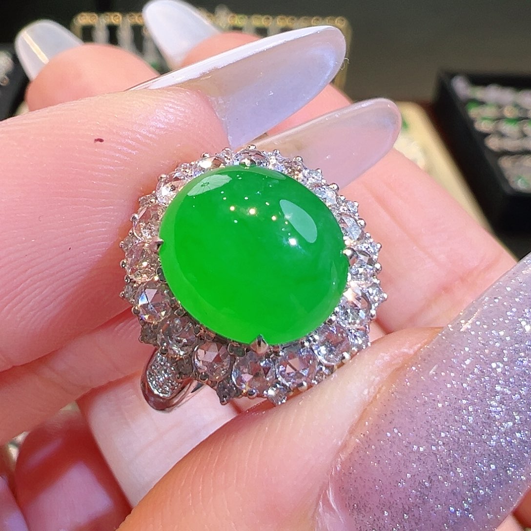 翡翠戒指18K金镶嵌翡翠