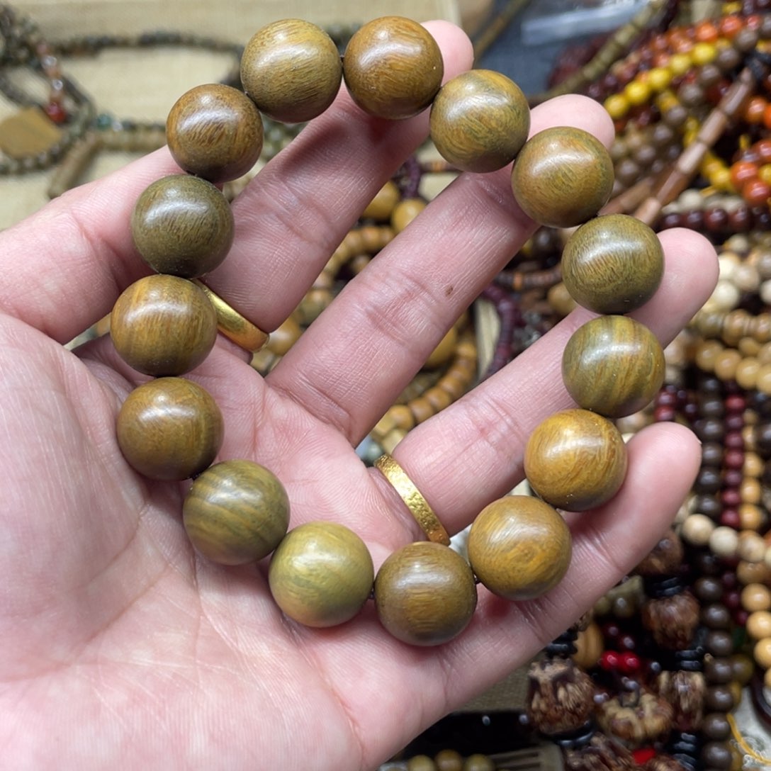 维腊木（绿檀）无事牌