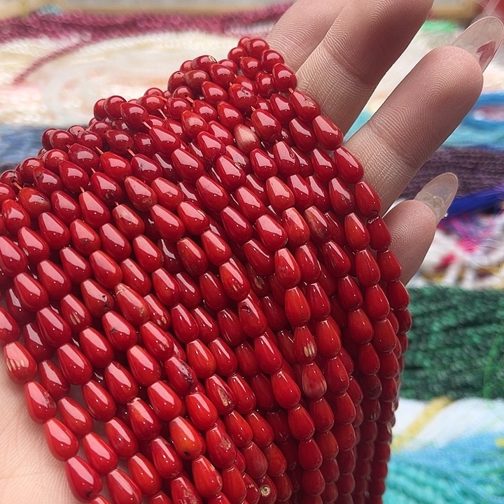 玛瑙/玉髓珠宝半成品未镶嵌一条5mm左右红精灵水滴珠