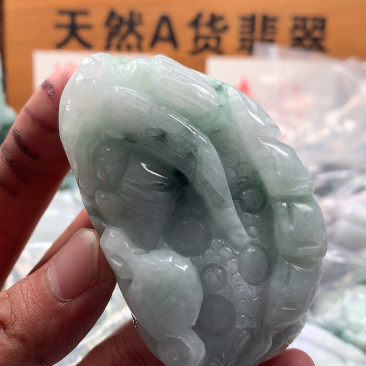 翡翠未镶嵌颈饰保真天然a货翡翠