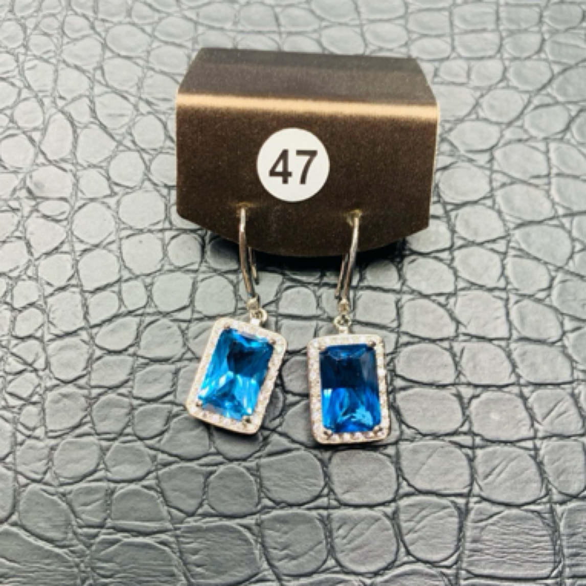 培育蓝宝石培育蓝宝石矢车菊耳环T方76