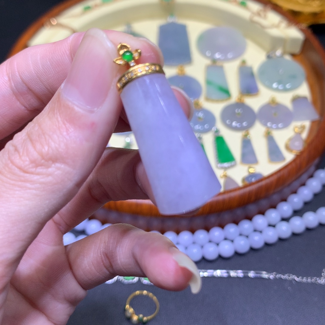 翡翠吊坠(不含链)18K金镶嵌