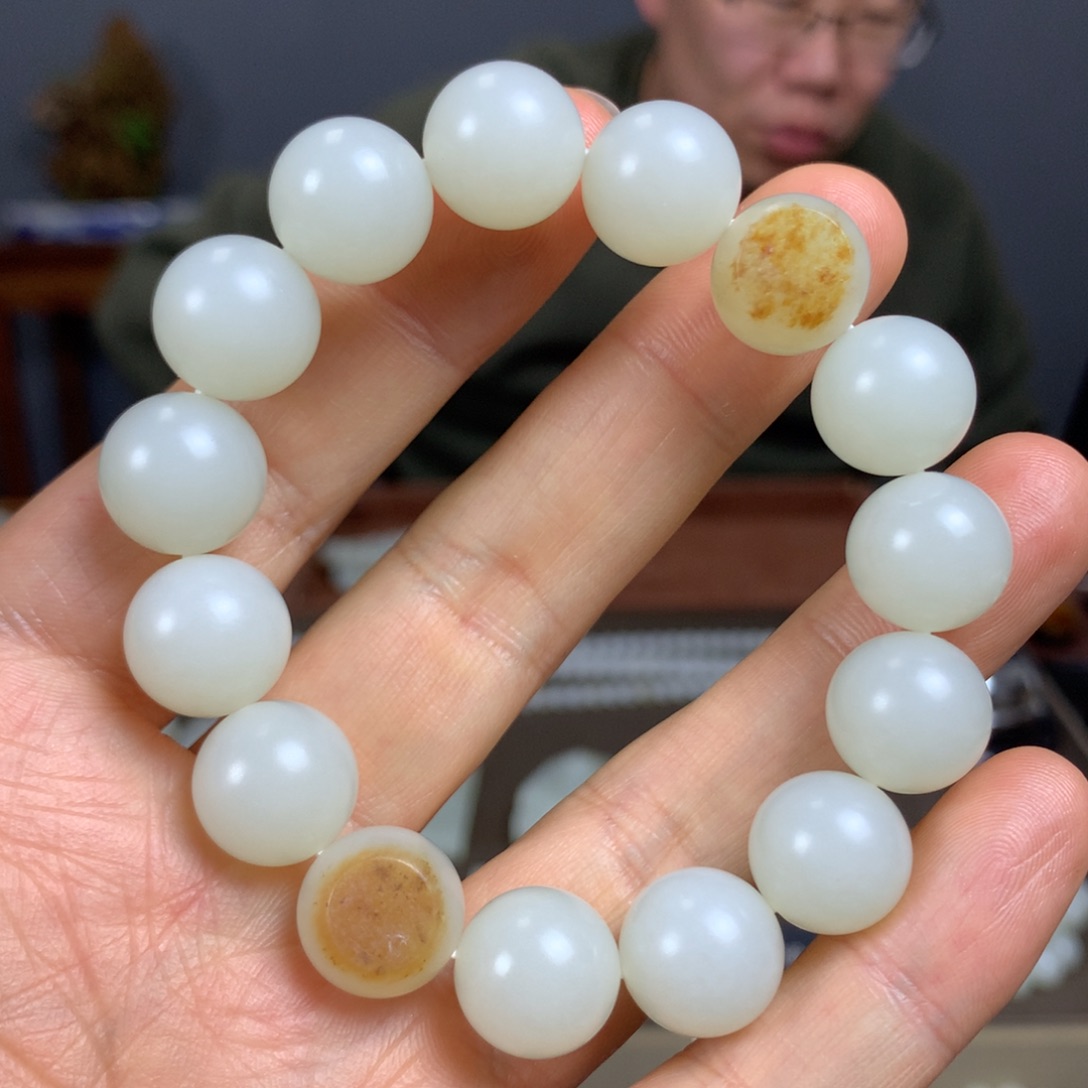 和田玉未镶嵌手串