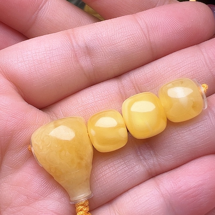 蜜蜡裸石未镶嵌配9-10串