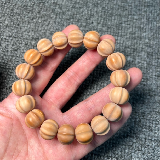 二等品大鲨鱼背猴头核桃手串微微瑕哑光质感