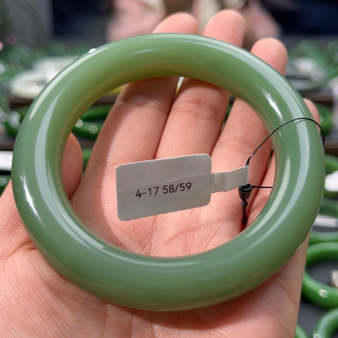 和田玉（碧玉）手镯未镶嵌