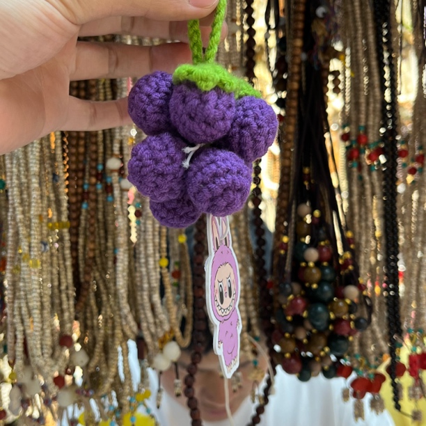 1039-紫色毛绒葡萄相片挂件