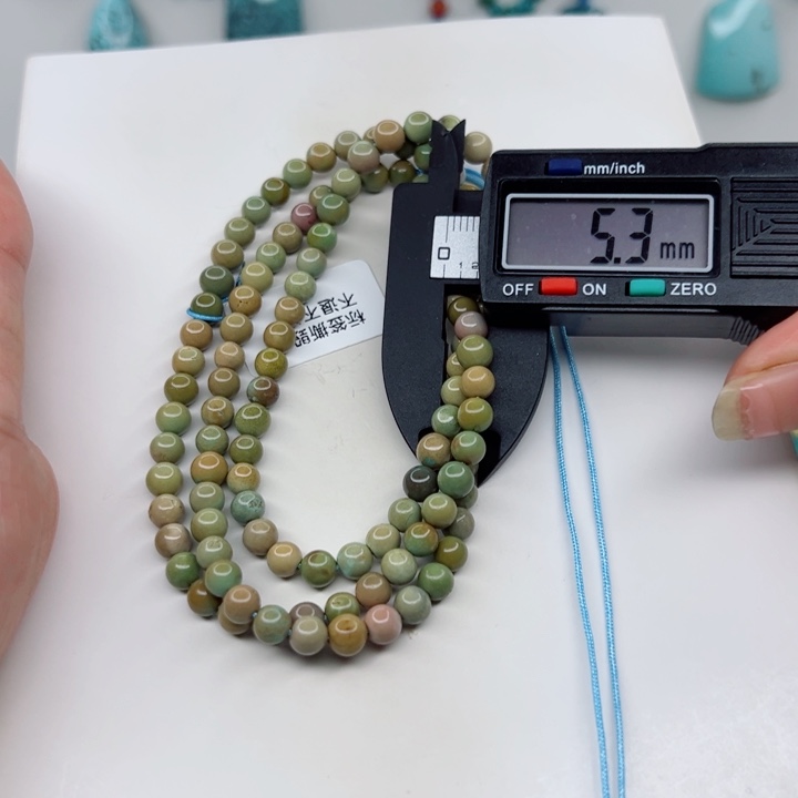 绿松石颈饰未镶嵌