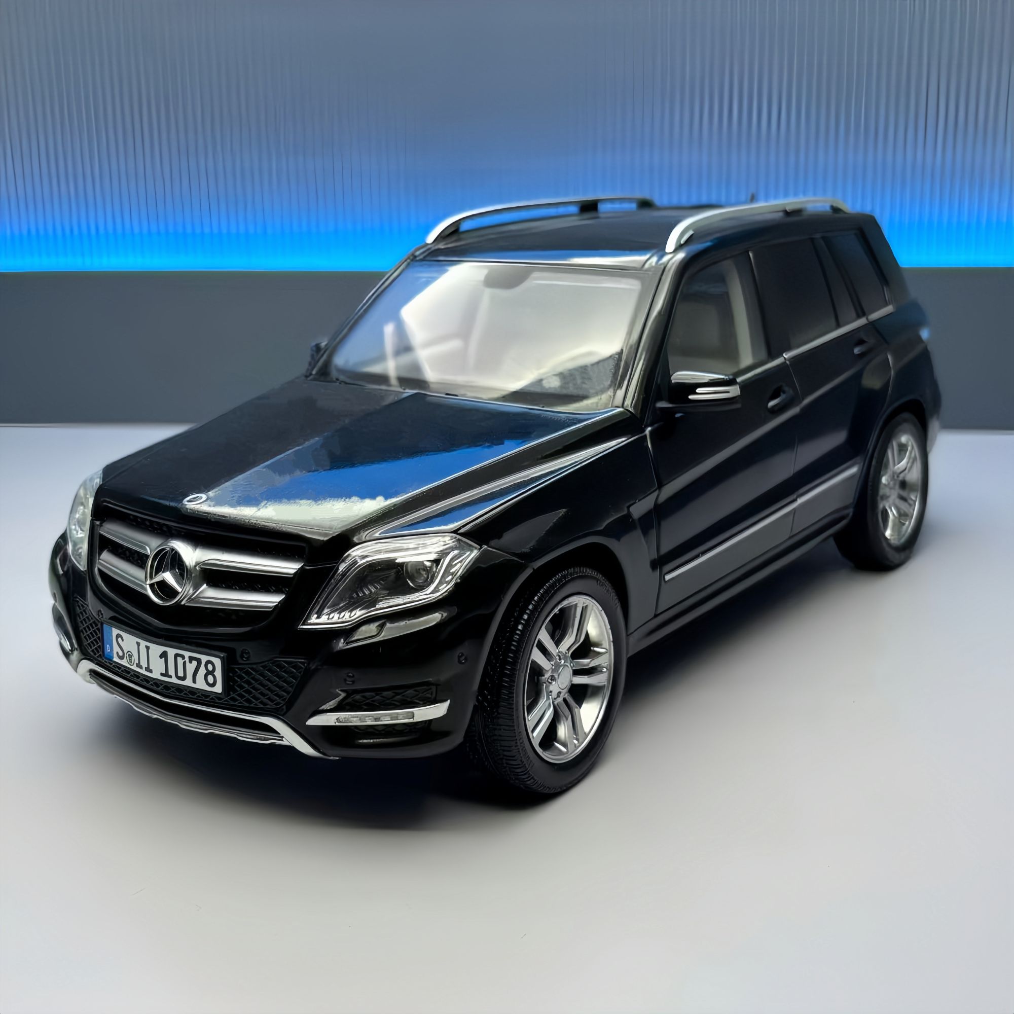 GLK  合金  仿真汽车模型18比例